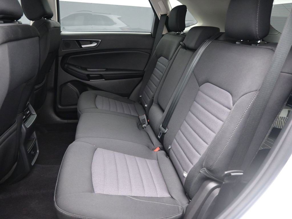 Used 2024 Ford Edge SE image 14