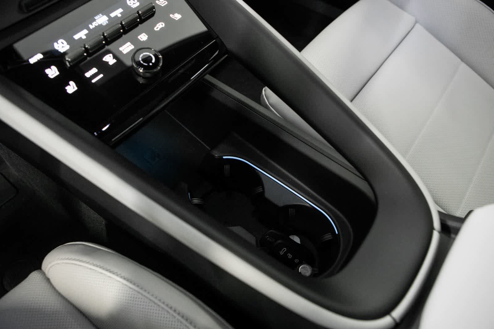New 2026 Porsche Macan Turbo Electric AWD/4WD image 25