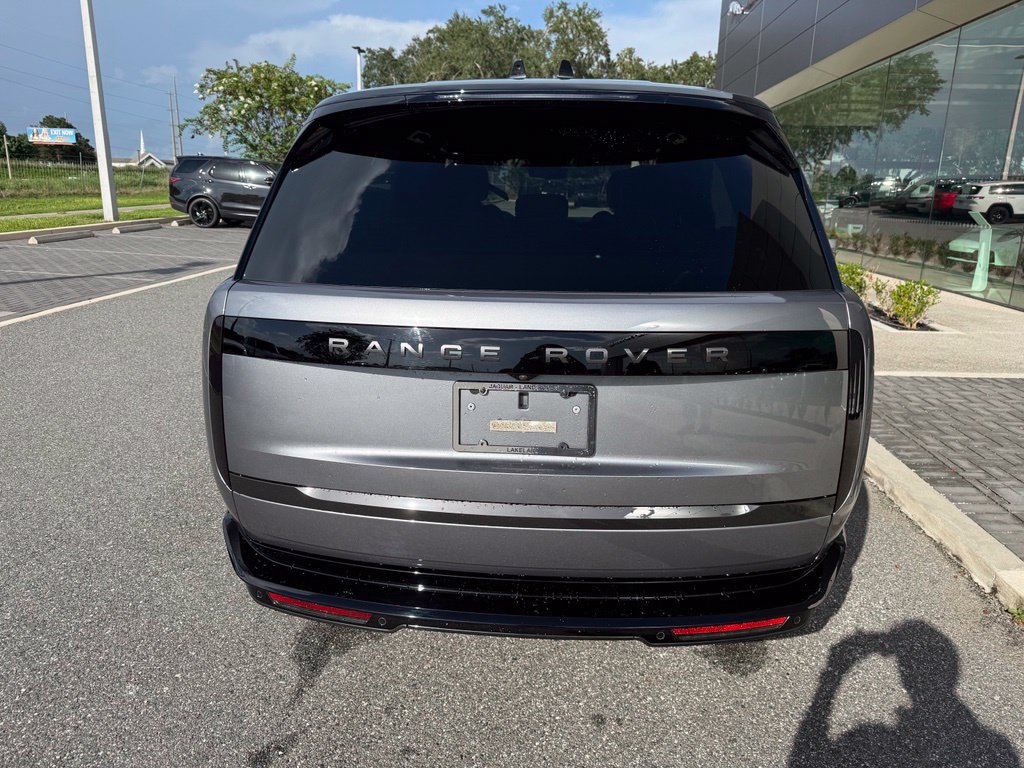 Used 2026 Land Rover Range Rover Long Wheelbase SE AWD/4WD image 4