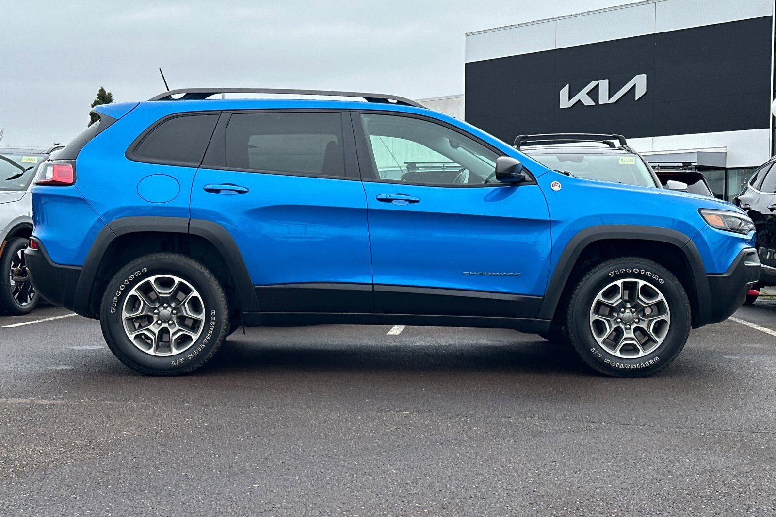Used 2020 Jeep Cherokee Trailhawk w/ Cold Weather Group image 3