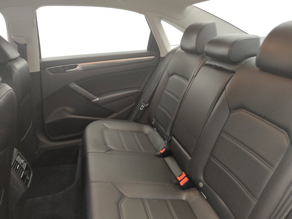 Used 2016 Volkswagen Passat 1.8T SE FWD image 18