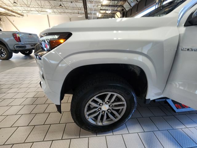 Used 2025 Chevrolet Colorado LT w/ LT Convenience Package RWD image 8