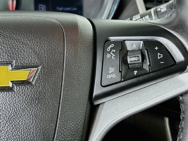 Used 2019 Chevrolet Trax LT w/ LT Convenience Package FWD image 12