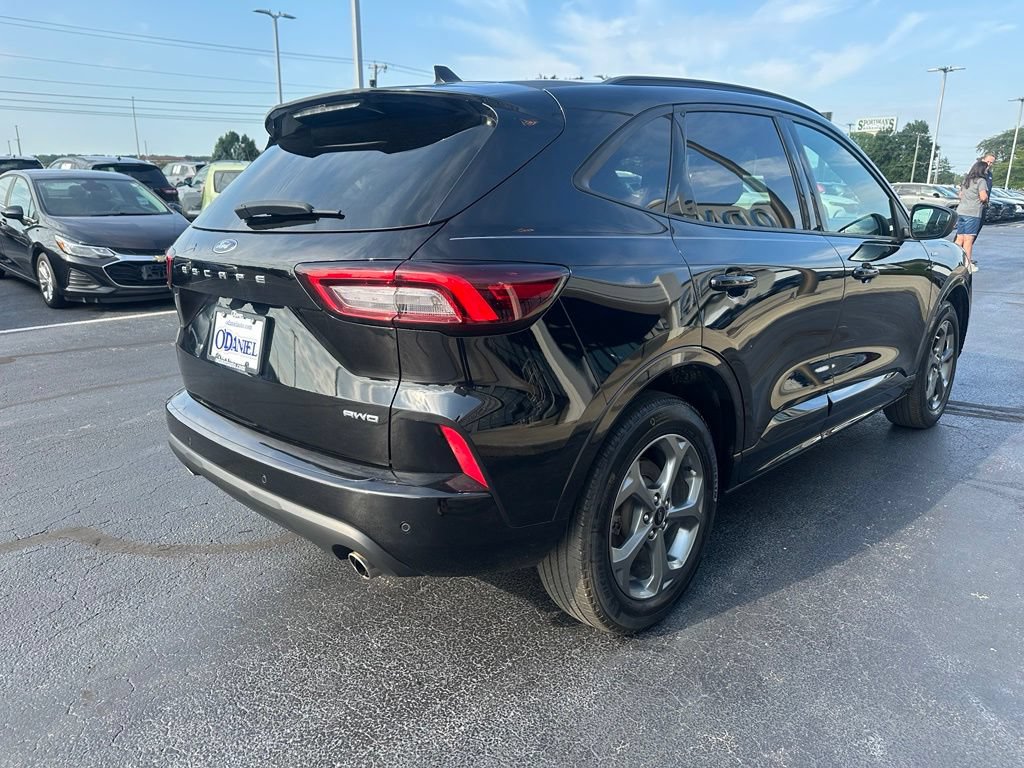 Used 2023 Ford Escape ST-Line w/ Tech Pack #1 AWD/4WD image 7