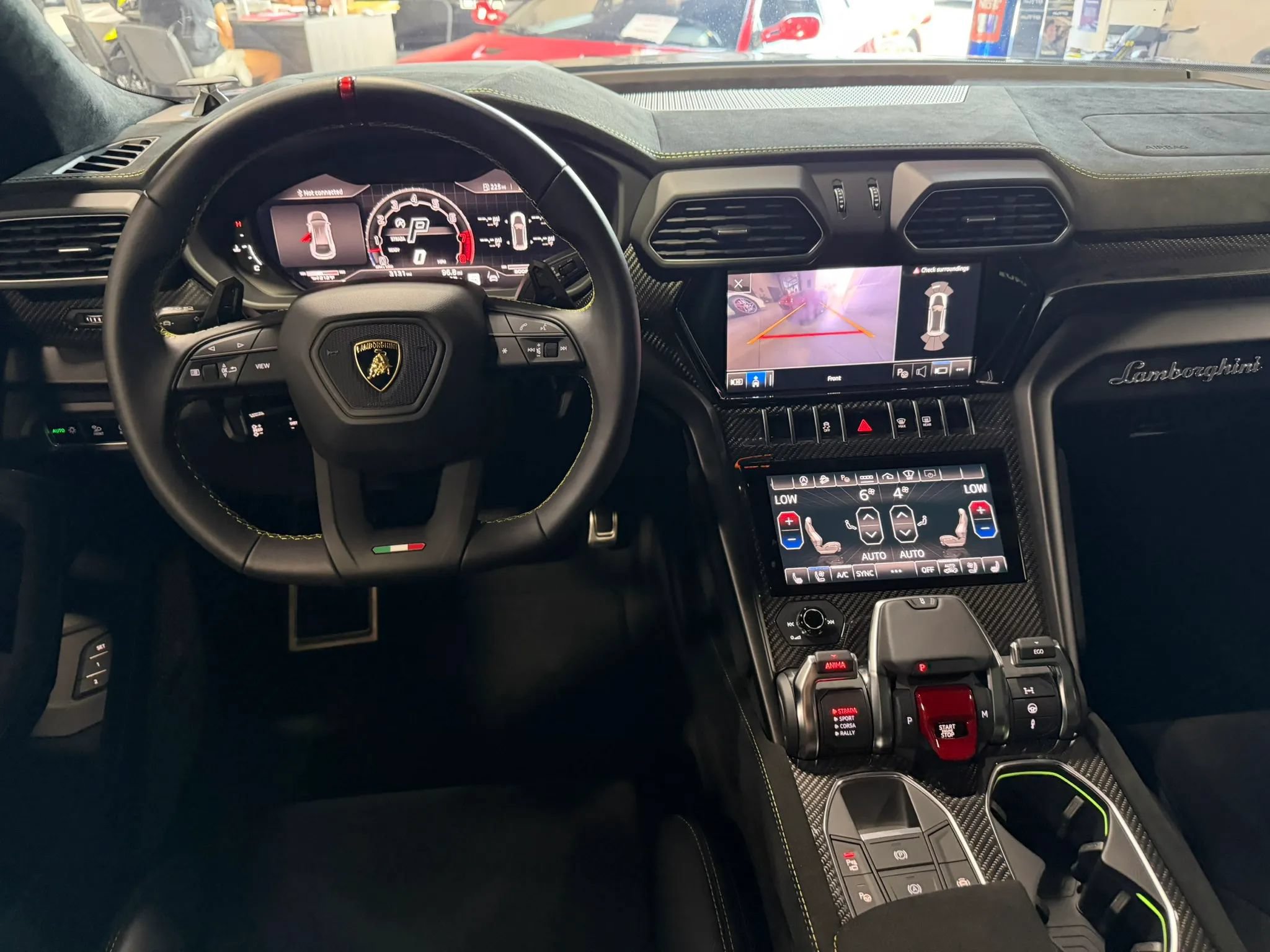 Used 2024 Lamborghini Urus Performante AWD/4WD image 34