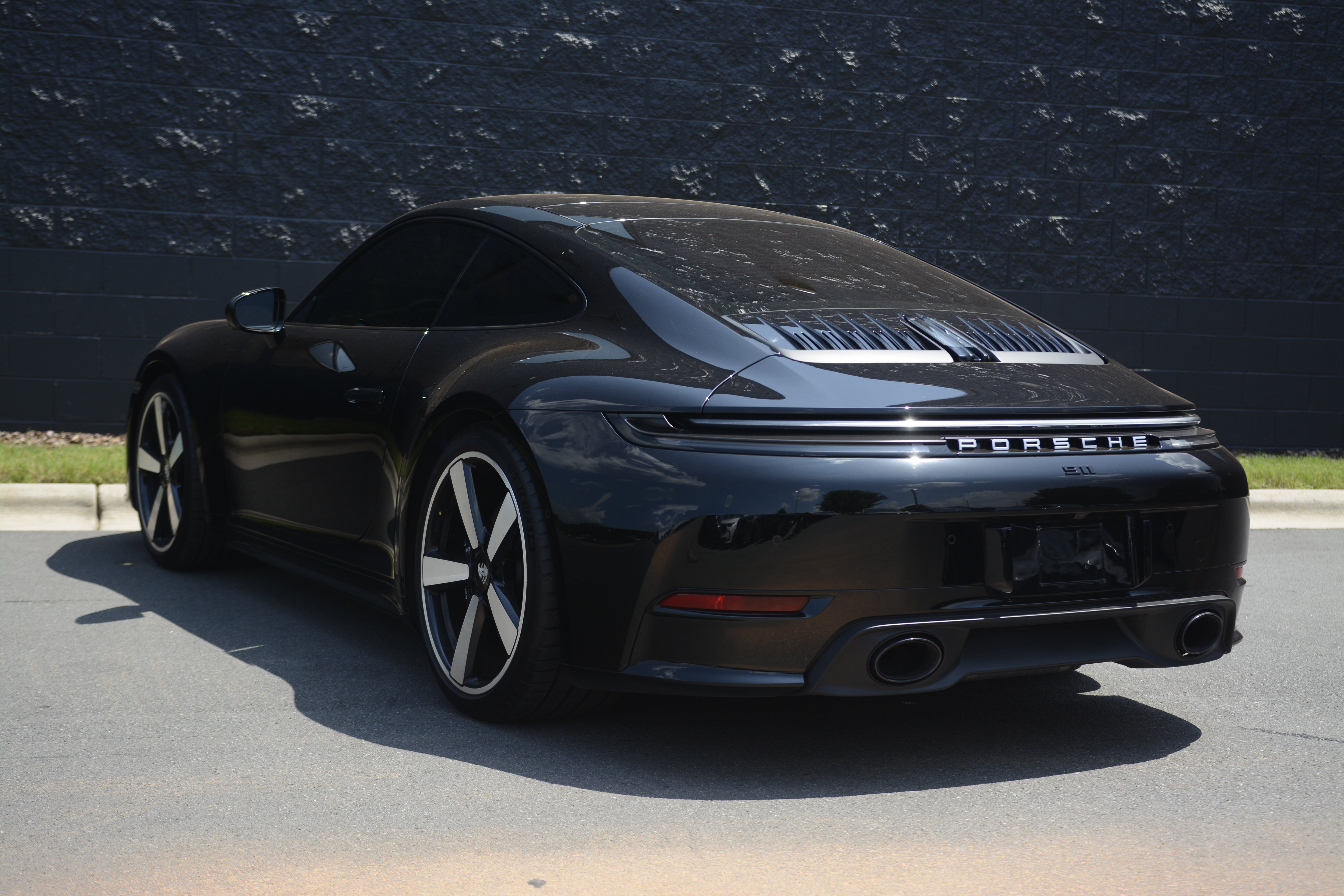 Certified 2025 Porsche 911 Carrera S RWD image 3