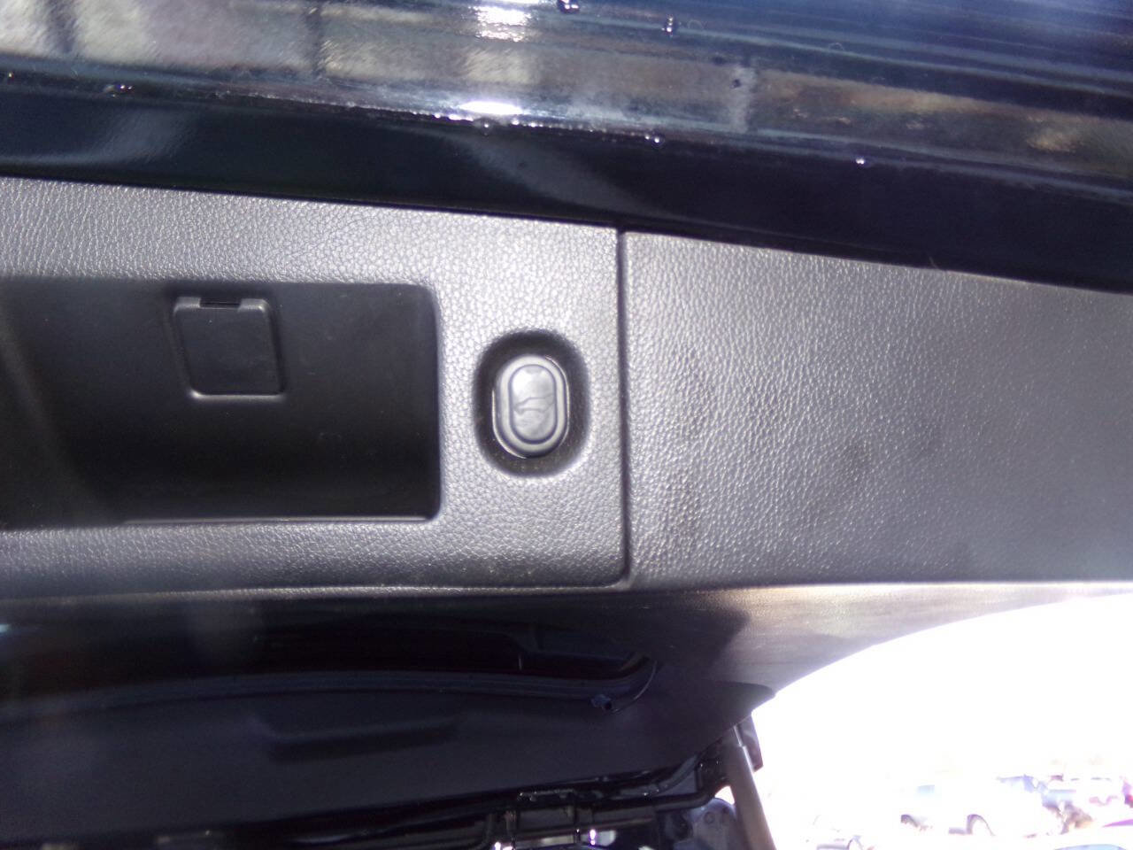 Used 2019 Cadillac Escalade ESV Luxury image 32