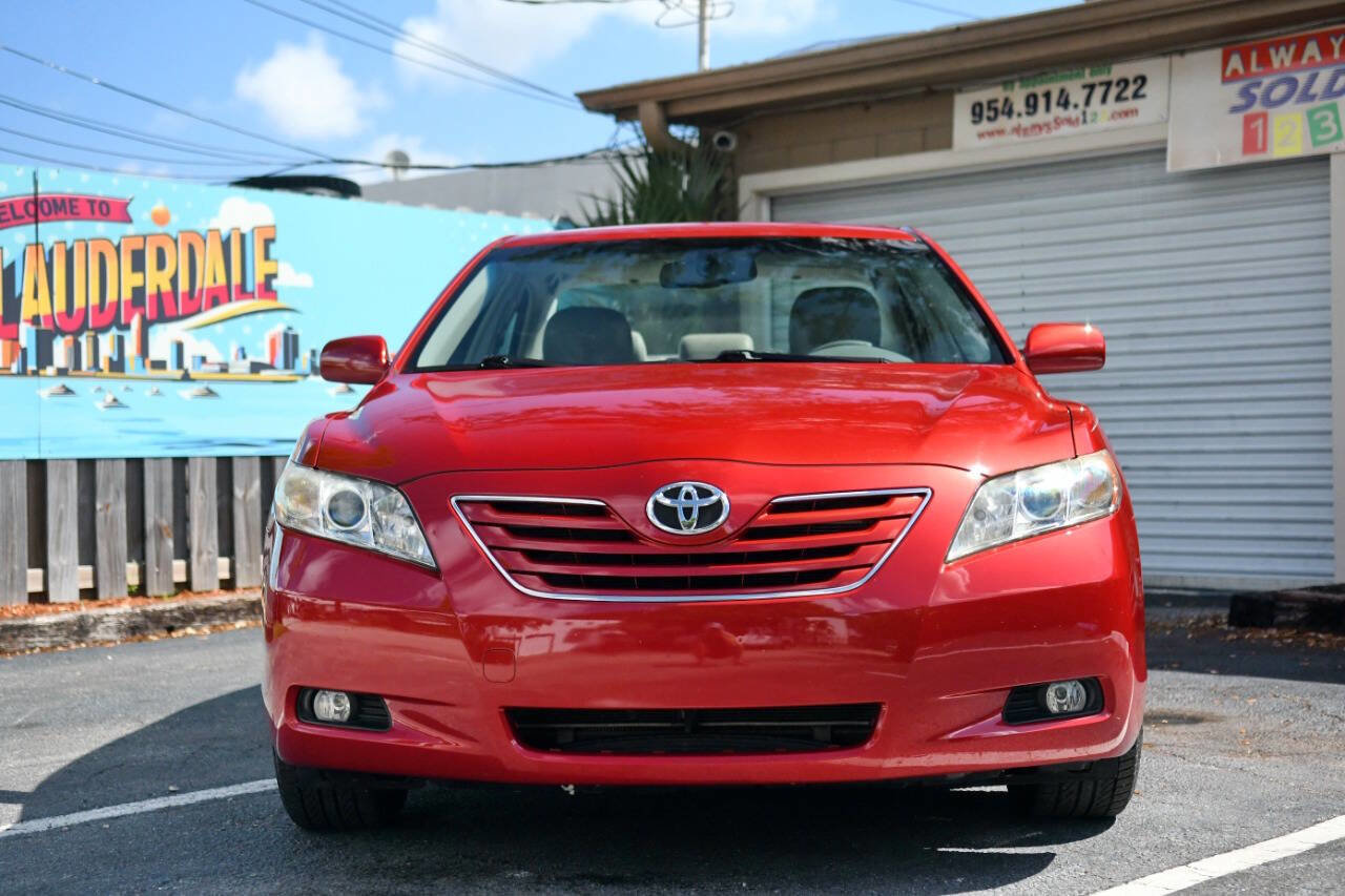 Used 2007 Toyota Camry XLE FWD image 3