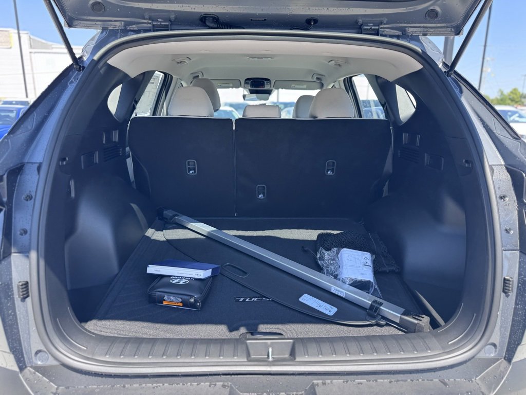 New 2026 Hyundai Tucson SE image 14