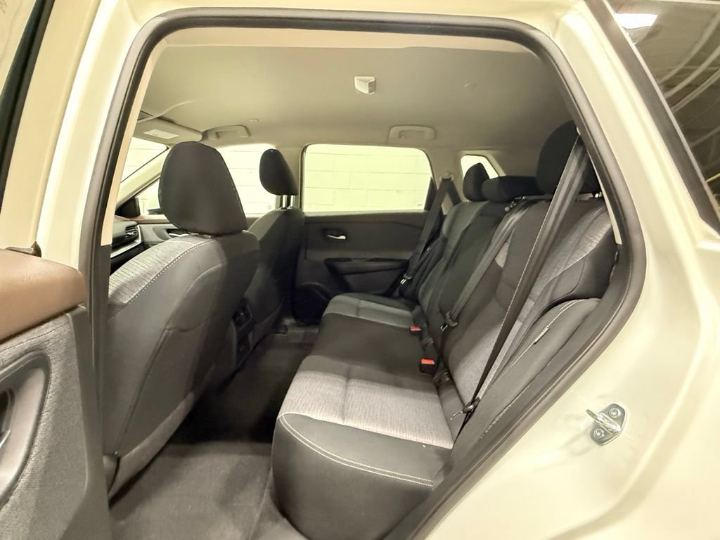 Used 2023 Nissan Rogue SV AWD/4WD image 31
