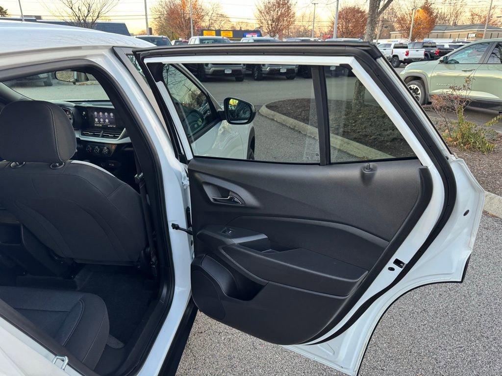 Used 2025 Chevrolet Trax RS w/ Driver Confidence Package image 20