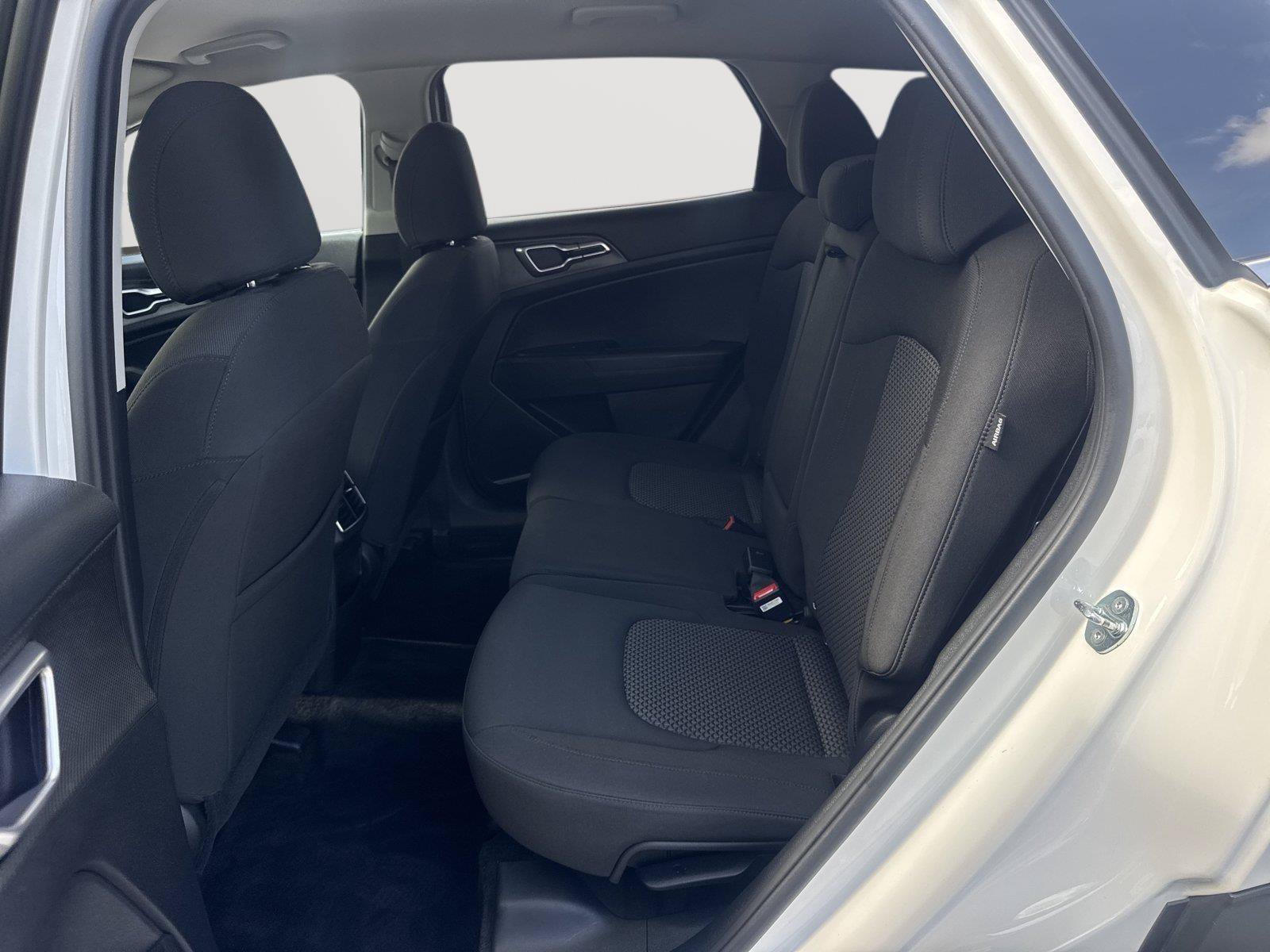 Used 2025 Kia Sportage LX FWD image 20