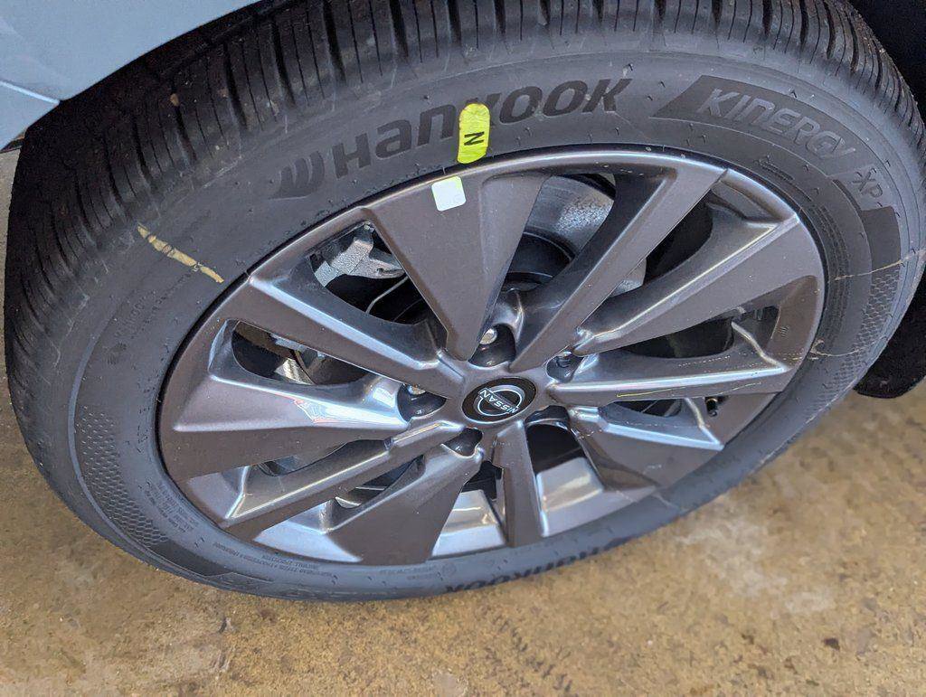 New 2026 Nissan Sentra SL w/ Floor Mat Package FWD image 35