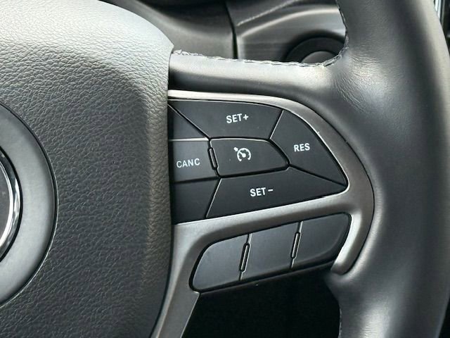 Used 2022 Jeep Grand Cherokee Laredo X image 27