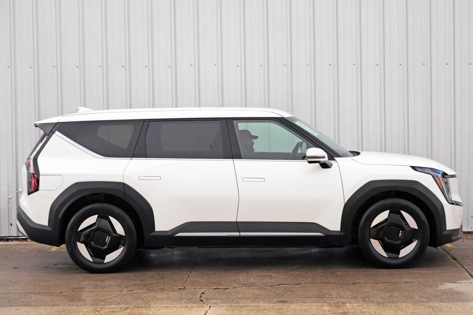 Used 2024 Kia EV9 Light Long Range image 56