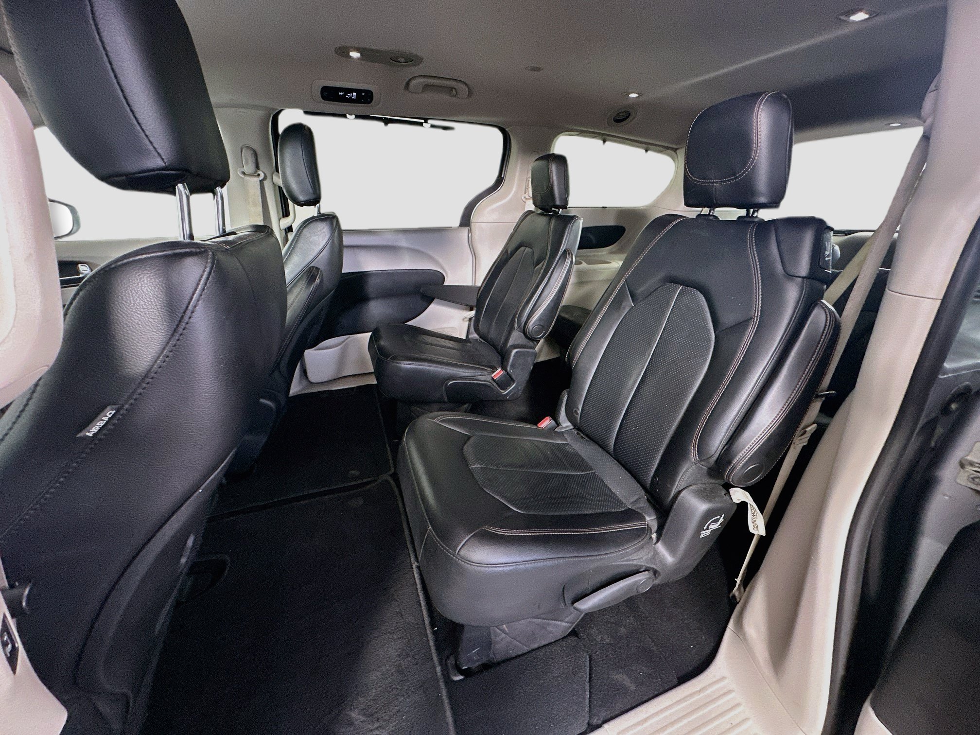 Used 2019 Chrysler Pacifica Touring-L FWD image 29