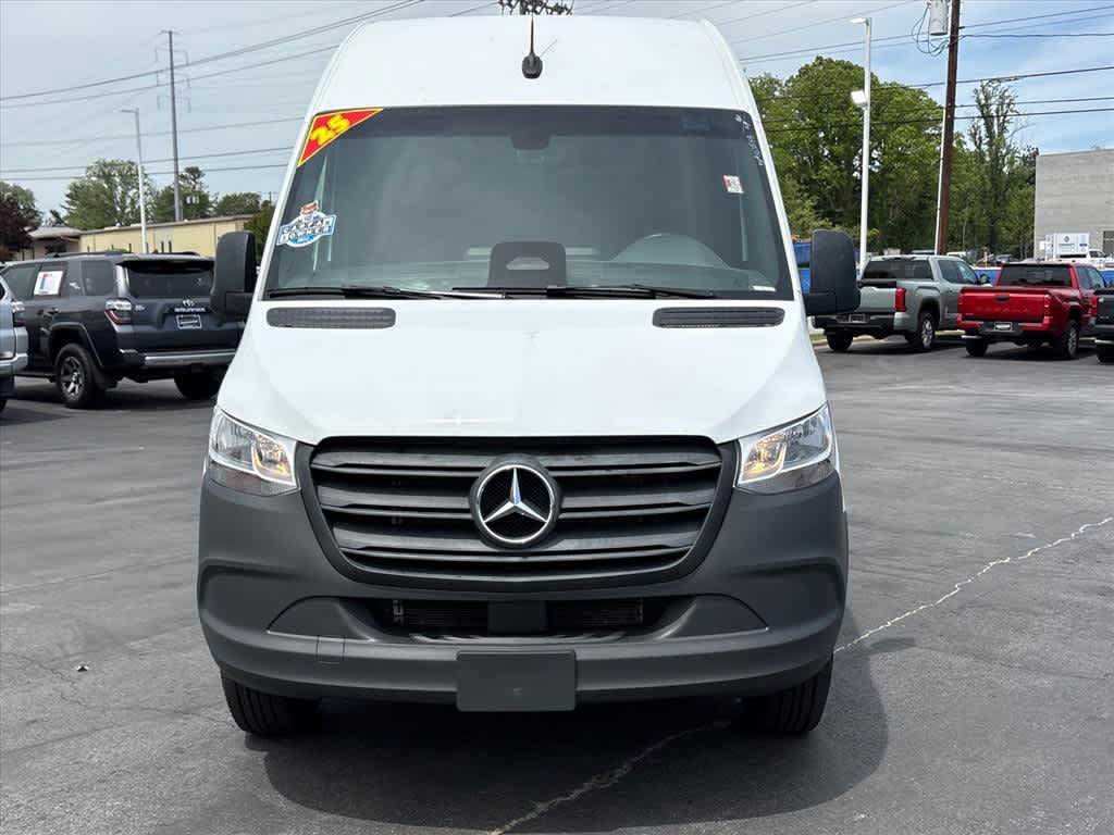Used 2025 Mercedes-Benz Sprinter 2500 image 25