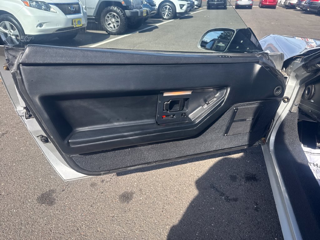 Used 1988 Chevrolet Corvette Convertible RWD image 11