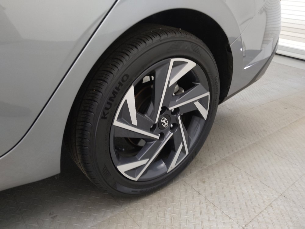 Used 2025 Hyundai Elantra Sport w/ Cargo Package FWD image 31