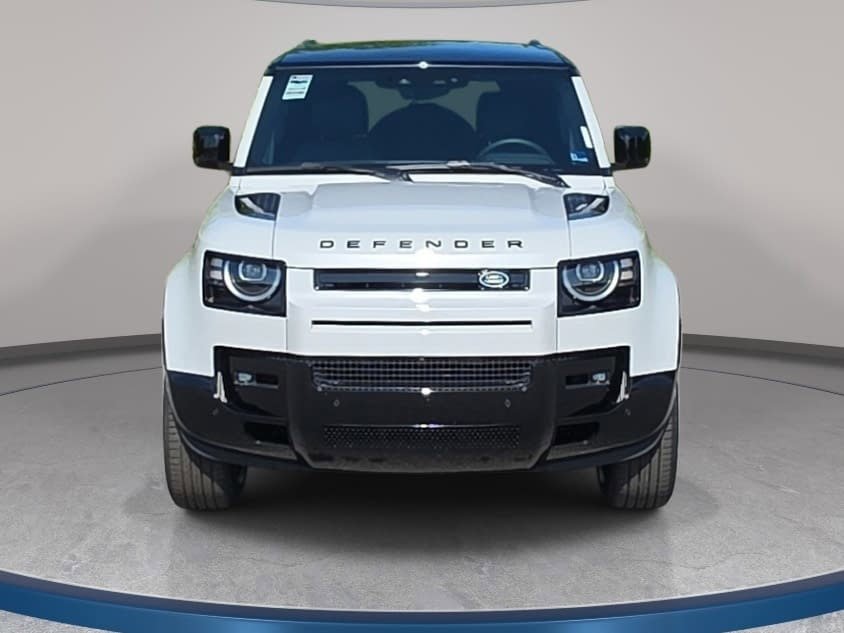 New 2026 Land Rover Defender 110 X-Dynamic SE AWD/4WD image 2