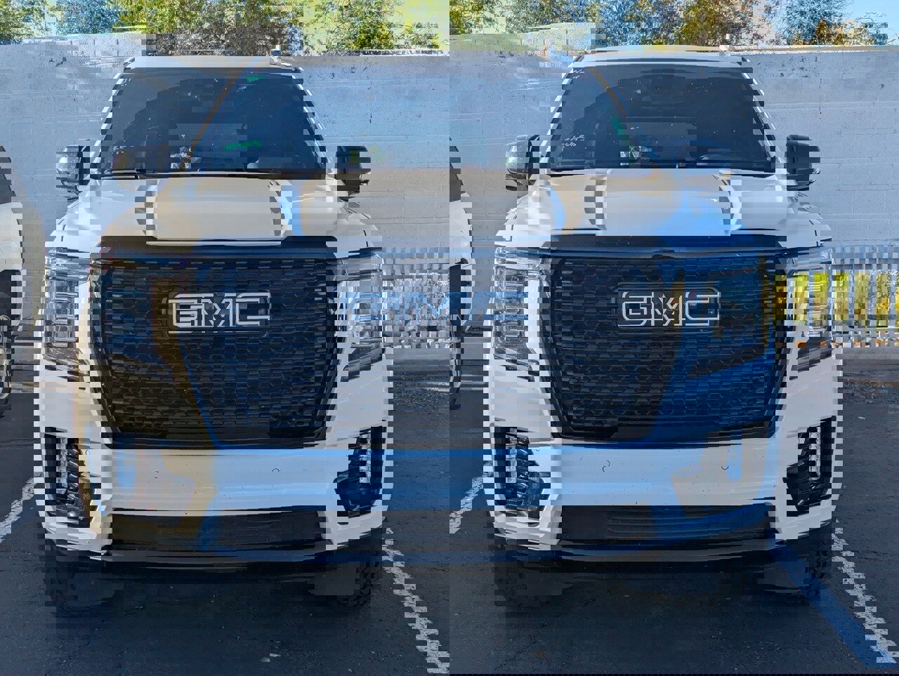 Used 2024 GMC Yukon XL SLE w/ Gmc Pro Safety Plus Package image 3