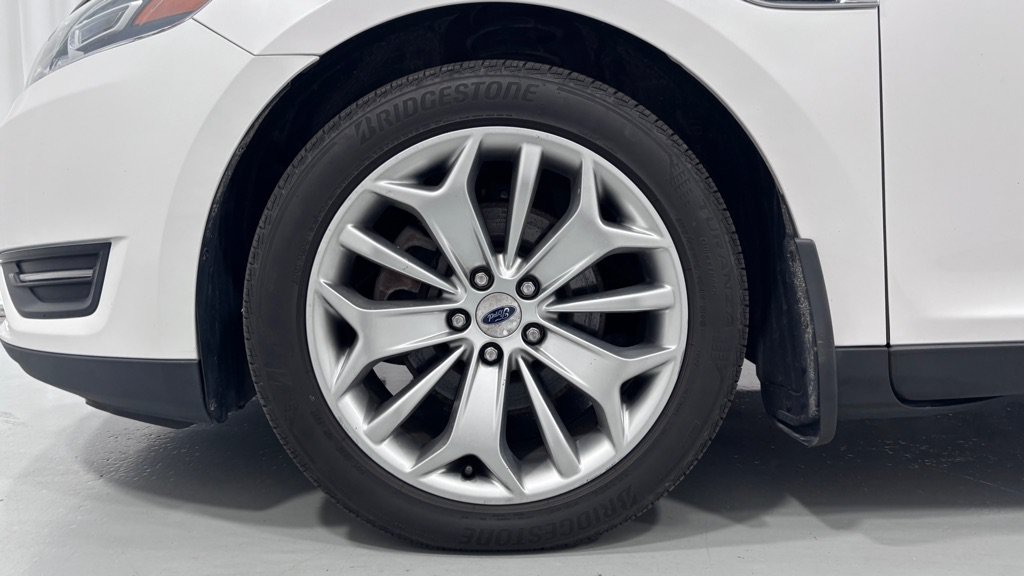 Used 2016 Ford Taurus Limited FWD image 31