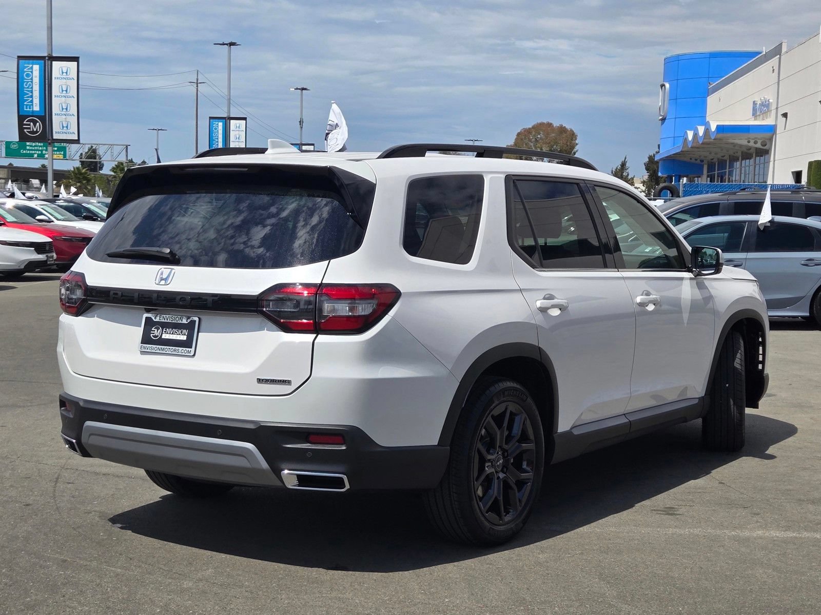 Certified 2025 Honda Pilot Touring image 7