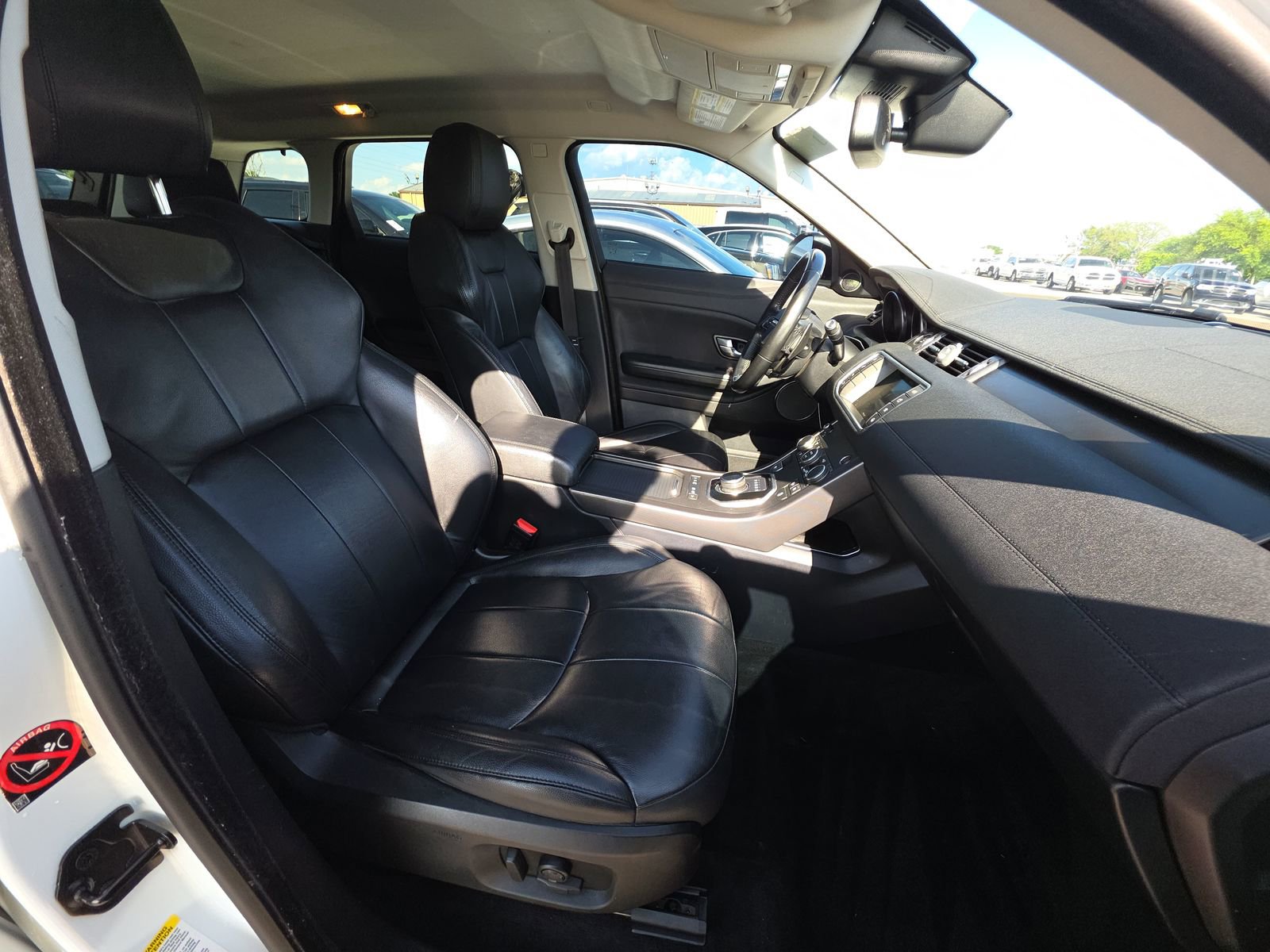 Used 2019 Land Rover Range Rover Evoque SE AWD/4WD image 17