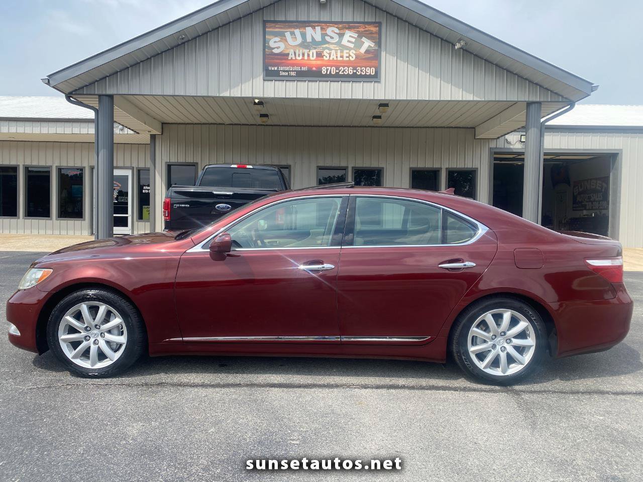 Used 2008 Lexus LS 460 RWD image 1