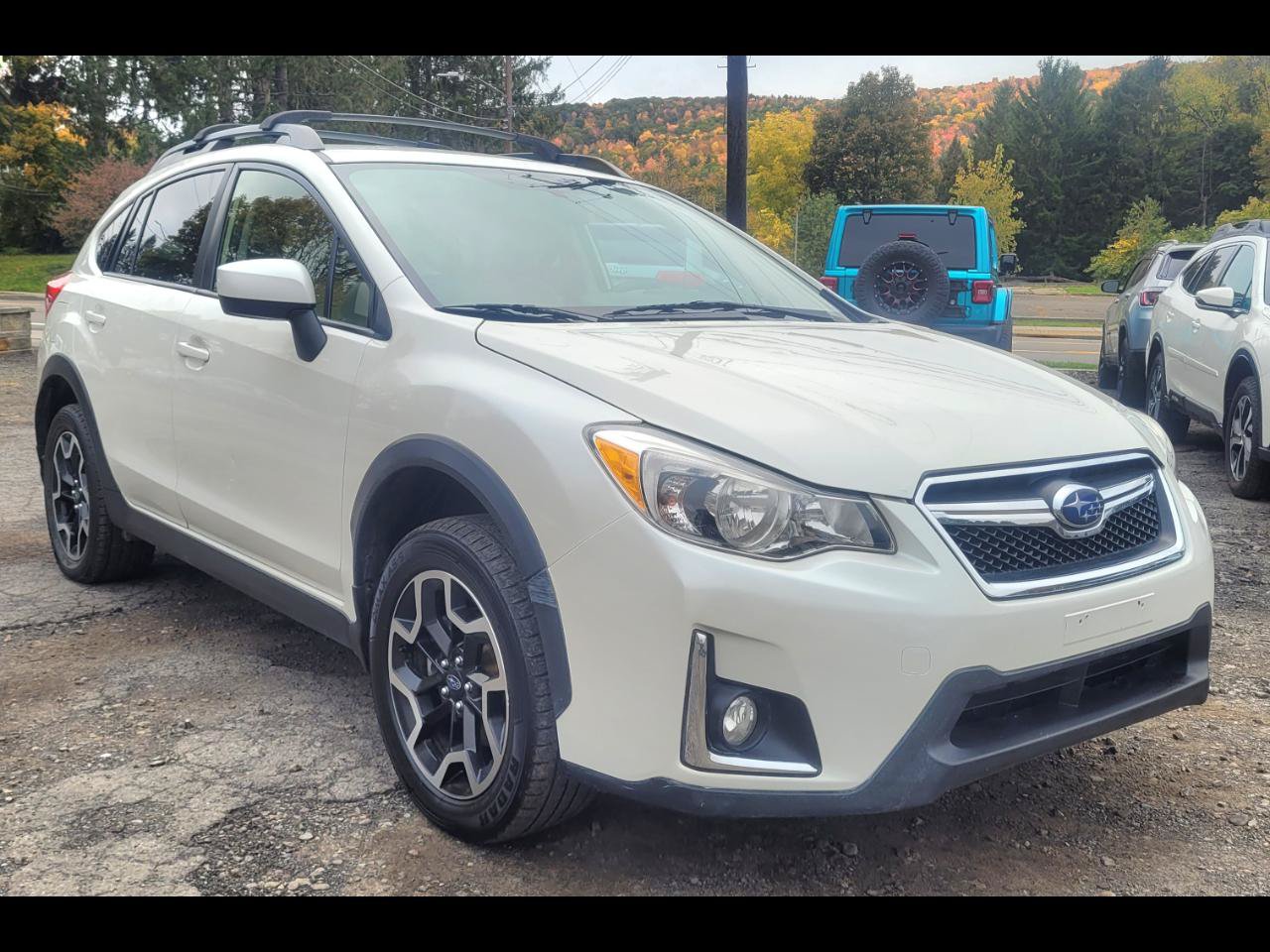 Used 2017 Subaru Crosstrek 2.0i Premium AWD/4WD image 2