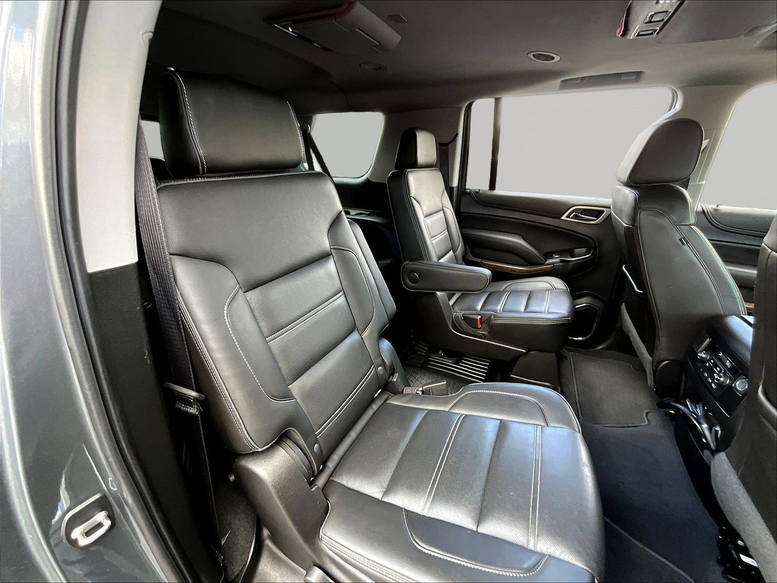 Used 2019 GMC Yukon XL Denali w/ Denali Ultimate Package AWD/4WD image 24