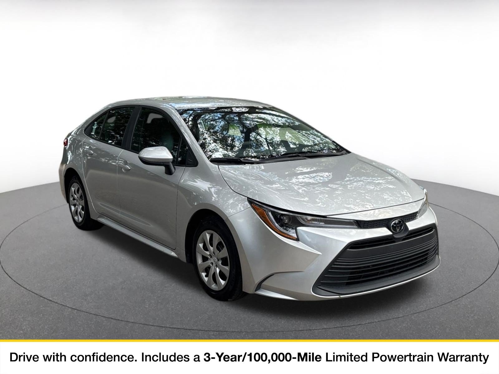 Used 2025 Toyota Corolla LE FWD image 1
