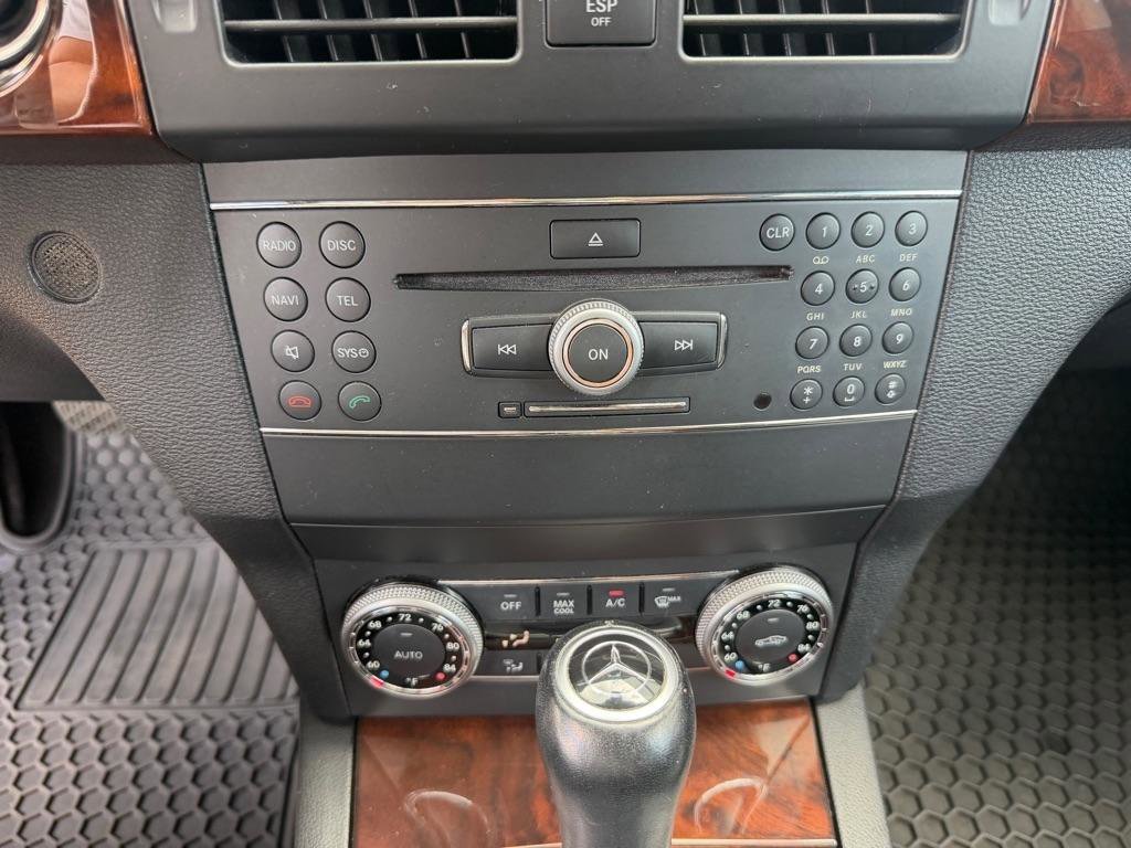 Used 2010 Mercedes-Benz GLK 350 4MATIC image 33