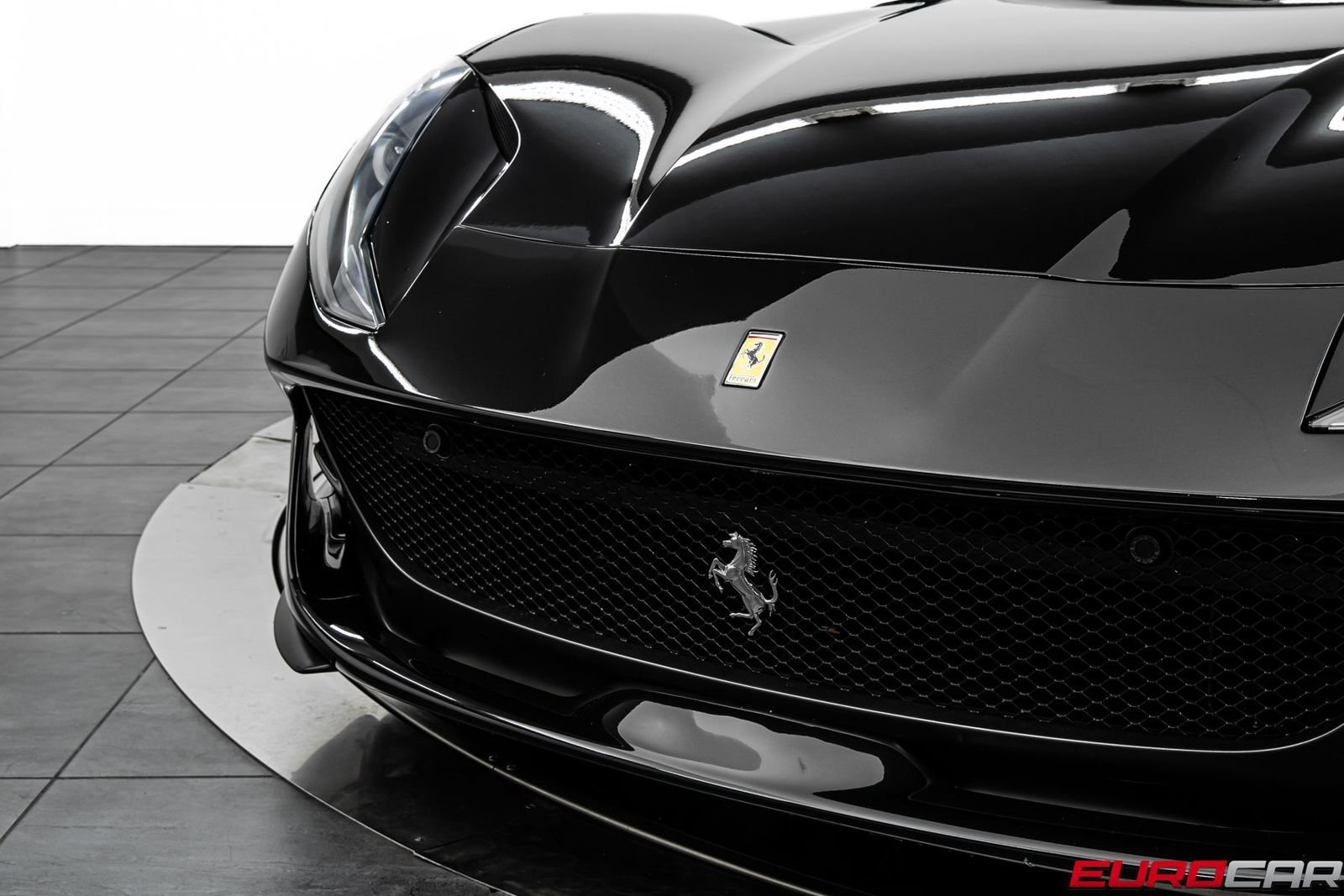 Used 2020 Ferrari 812 Superfast RWD image 11