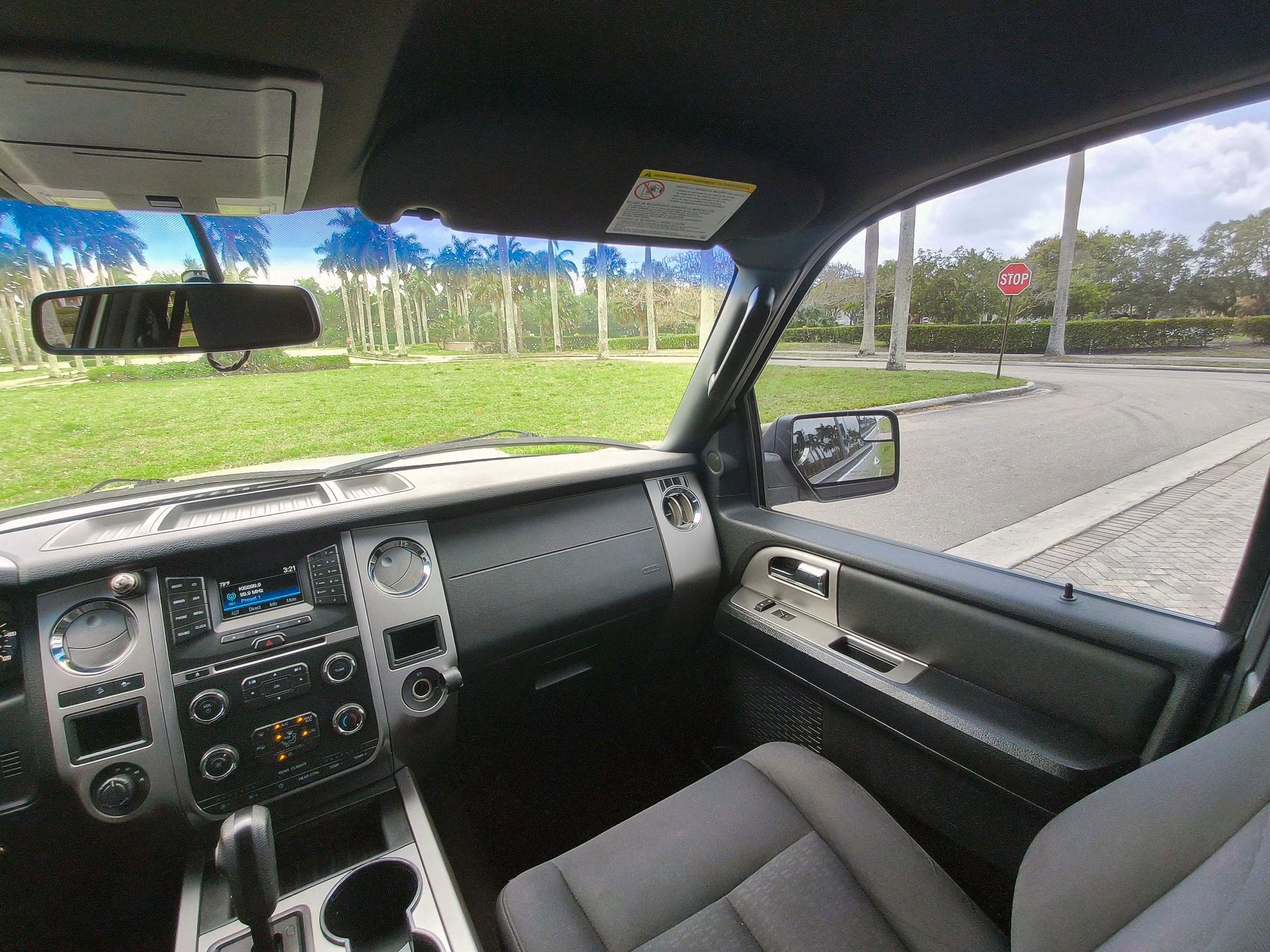 Used 2017 Ford Expedition XLT AWD/4WD image 24
