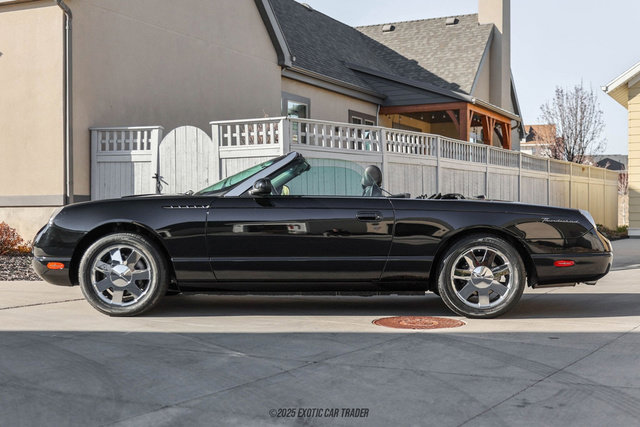 Used 2002 Ford Thunderbird Deluxe image 3