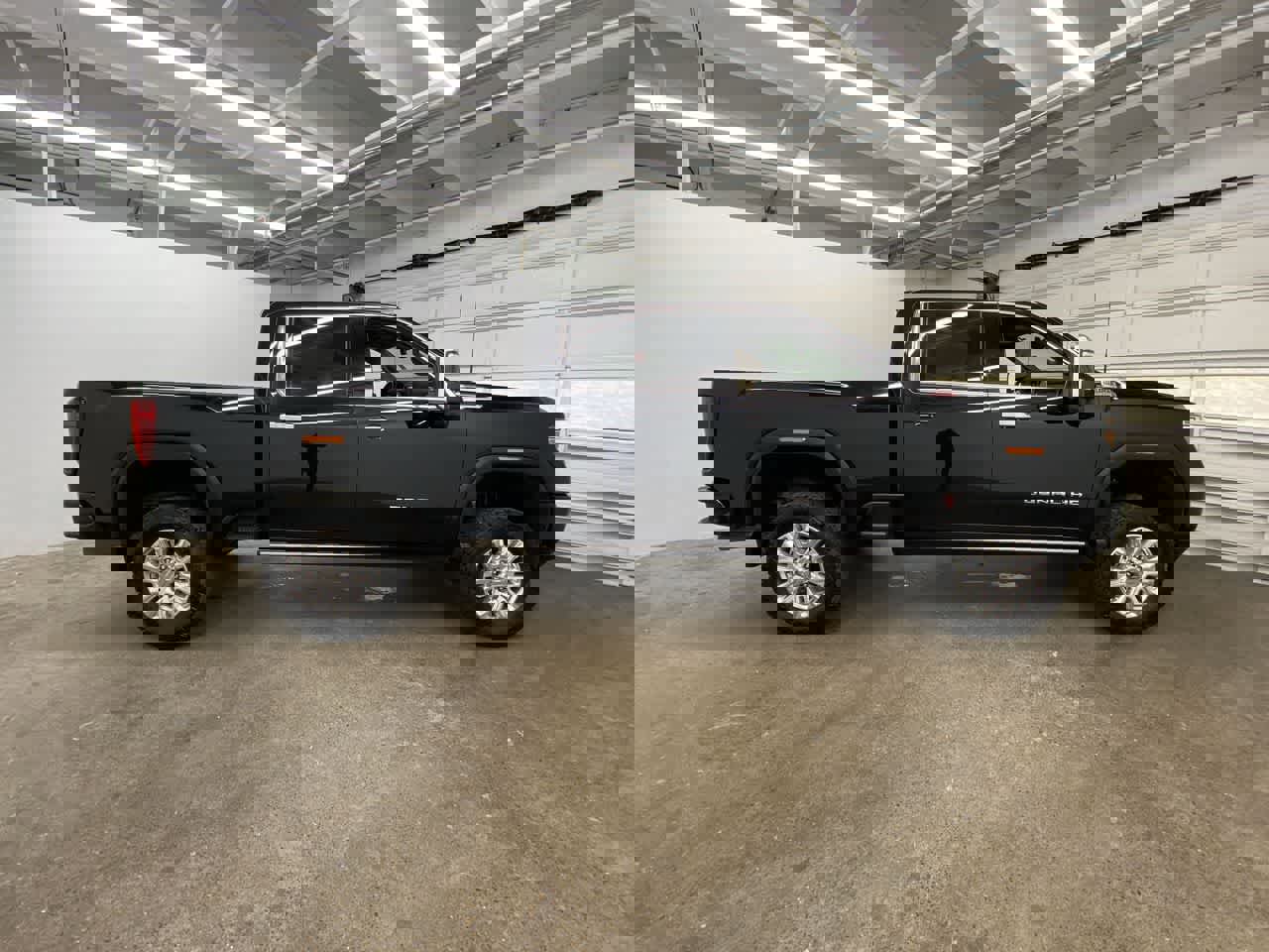 Used 2023 GMC Sierra 2500 Denali w/ Denali Ultimate Package AWD/4WD image 7