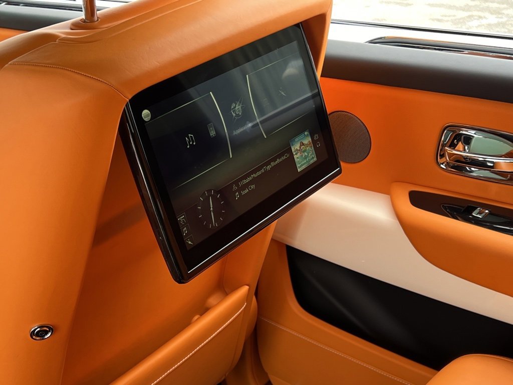 Used 2022 Rolls-Royce Cullinan image 42