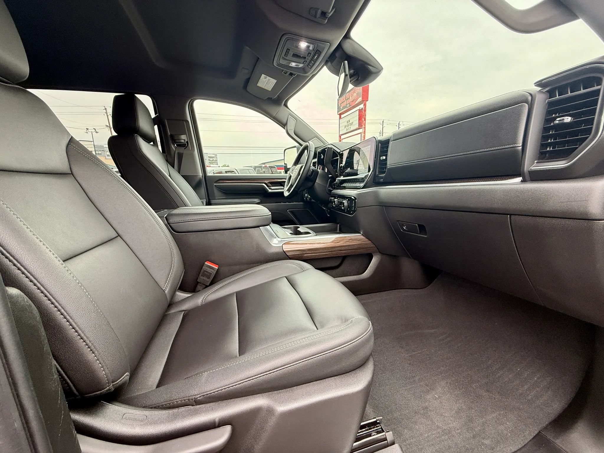 Used 2025 Chevrolet Silverado 2500 LT w/ Trail Boss Package AWD/4WD image 16