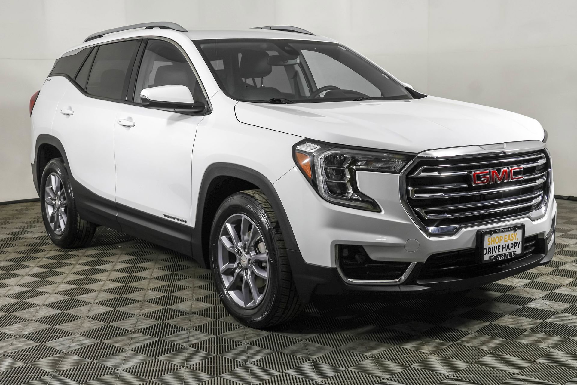 Used 2023 GMC Terrain SLT image 13