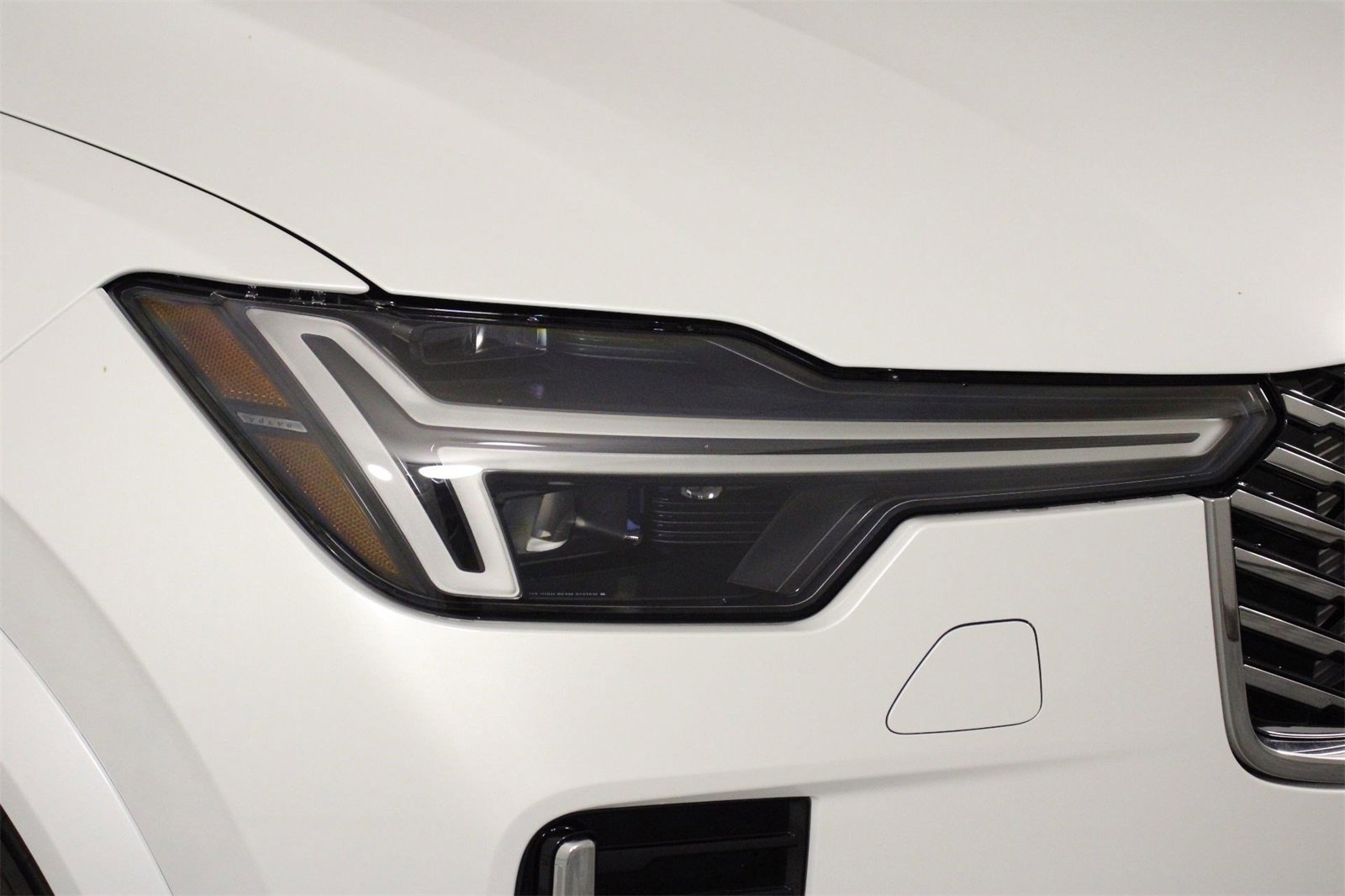 New 2026 Volvo XC90 B6 Ultra image 14