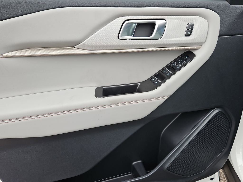 New 2026 Ford Explorer Active w/ Active Comfort Package image 21