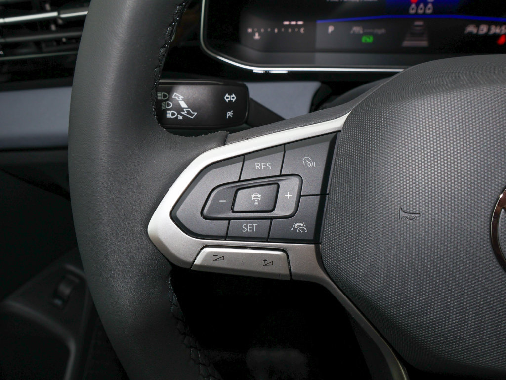 New 2027 Volkswagen Jetta SE FWD image 22