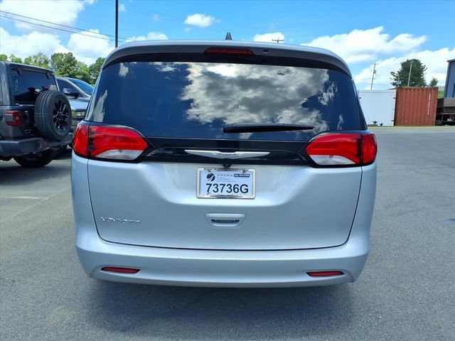 Used 2023 Chrysler Voyager LX FWD image 7