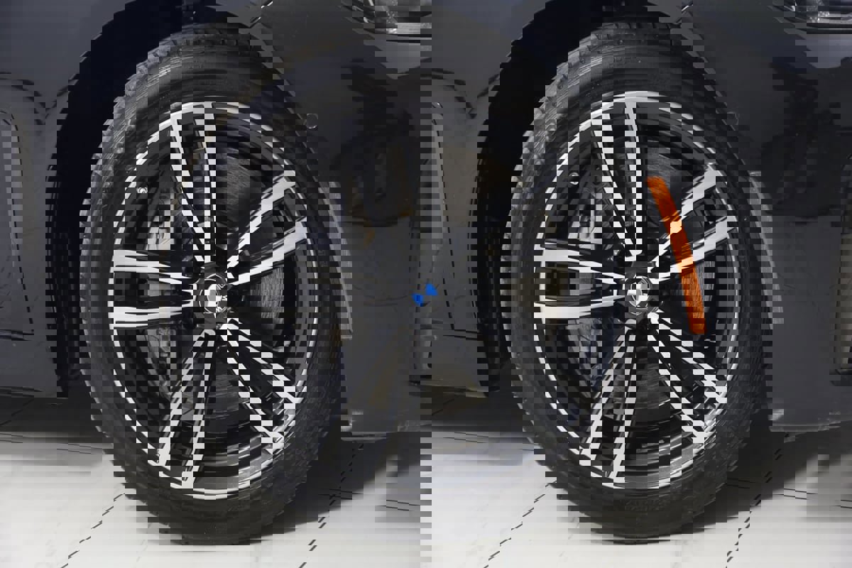 Used 2022 BMW 750i xDrive w/ M Sport Package image 19