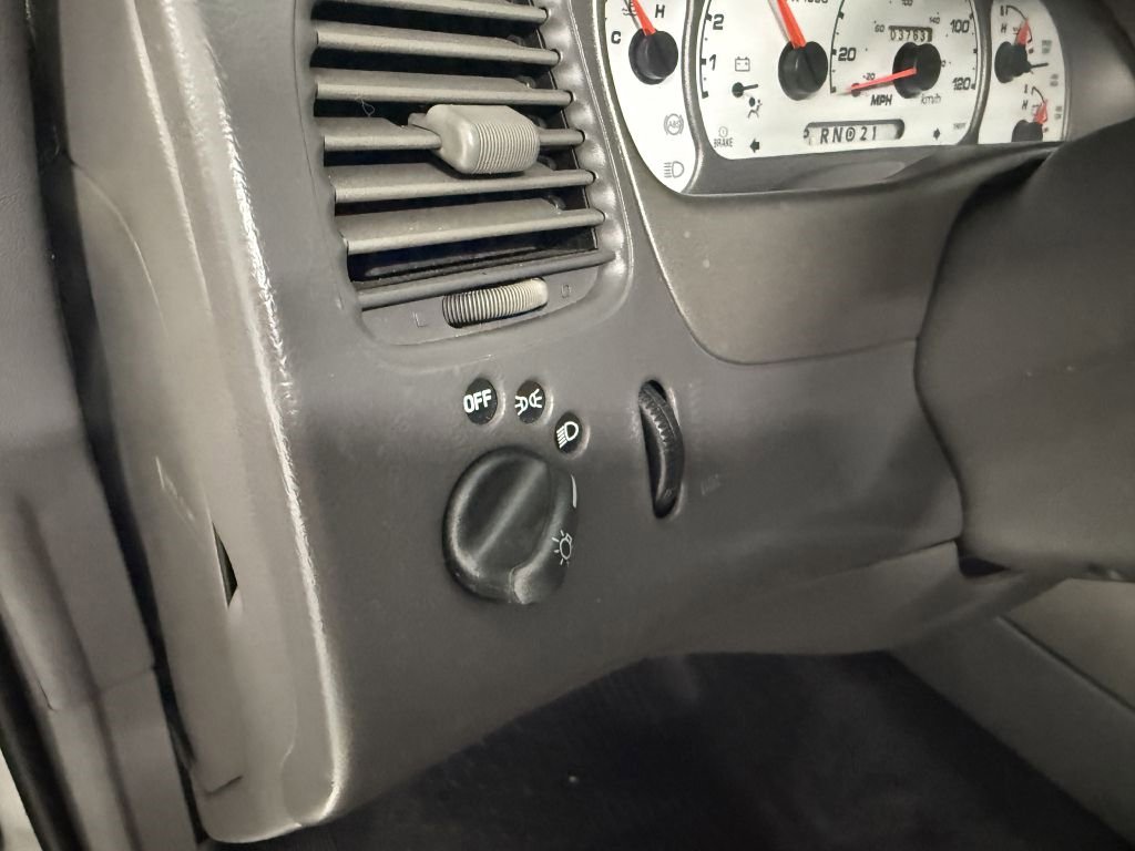 Used 2001 Ford Explorer Sport Trac 4x4 image 15