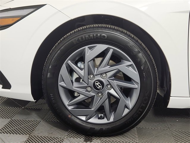 Certified 2025 Hyundai Elantra Blue image 15