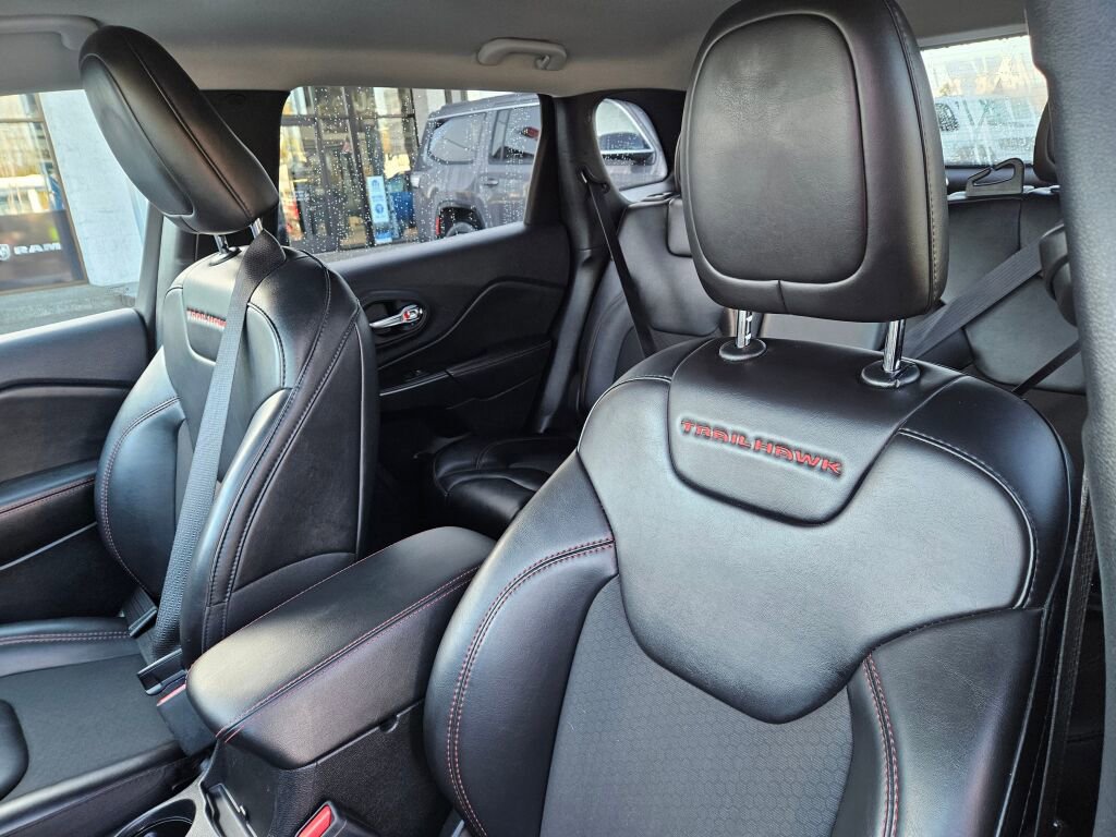 Used 2022 Jeep Cherokee Trailhawk w/ Trailer Tow Group image 16