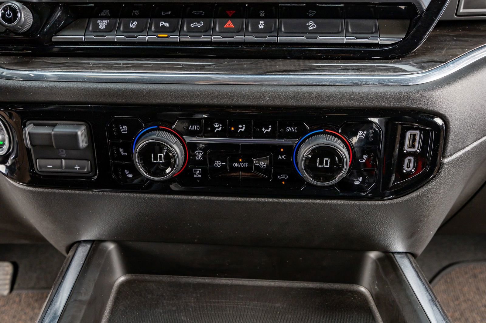 Used 2025 Chevrolet Silverado 2500 LTZ w/ Trail Boss Package image 28