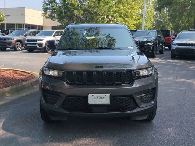 Certified 2025 Jeep Grand Cherokee Altitude AWD/4WD image 8